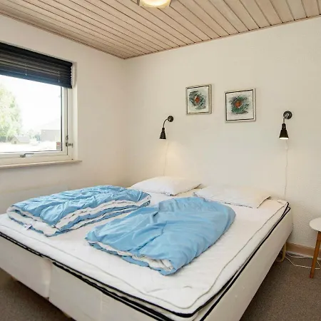 9 Person Holiday Home In Bl Vand