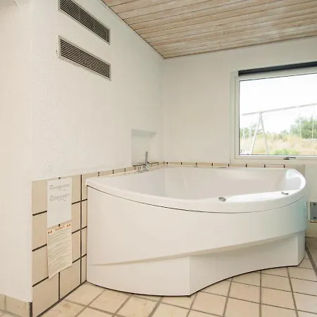 9 Person Holiday Home In Bl Vand Holiday home *